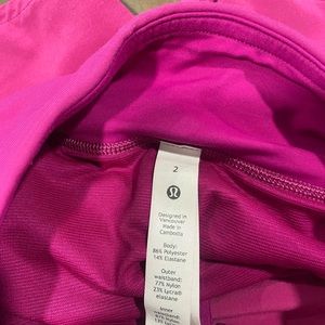 Lululemon hotty hot 2.5 in raspberry